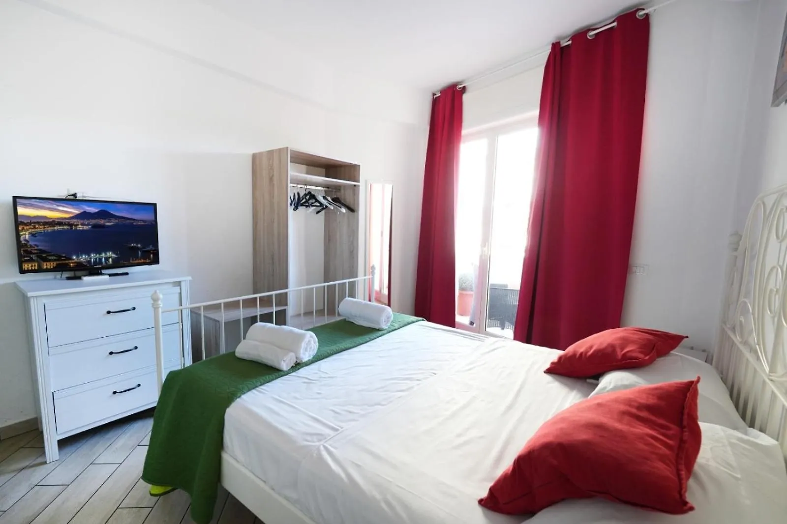 Holiday Garibaldi Naples Bed & Breakfast